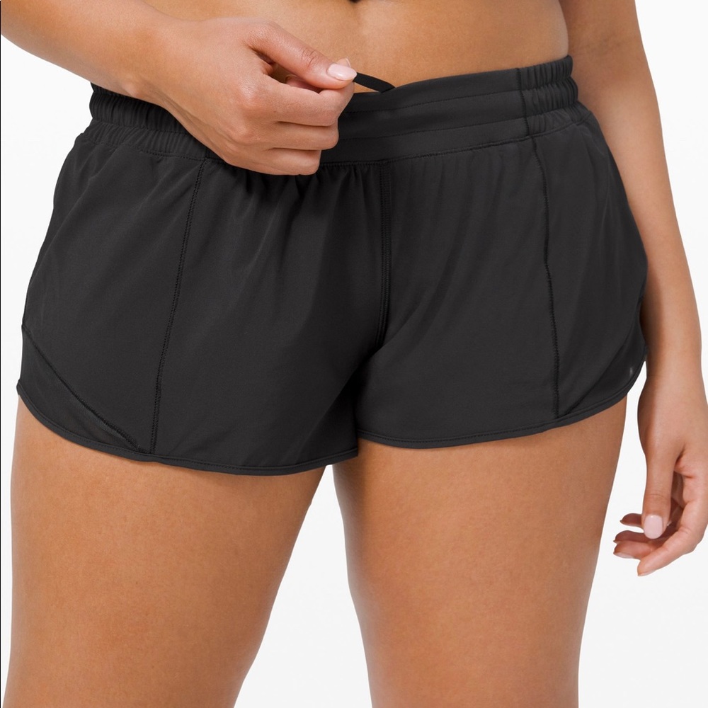 Lululemon Hotty Hot Low Rise Short 2.5”, black, size 8